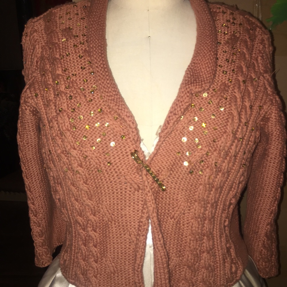 New beautiful sequined cropped sweater